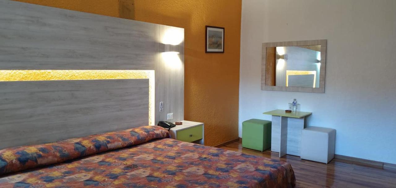 Hotel Gilbert Мехико Экстерьер фото